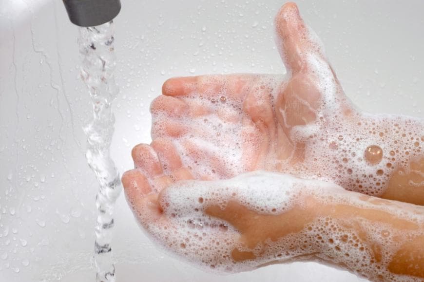 Φτιάξτε τα δικά σας καθαριστικά και απολυμαντικά χεριών