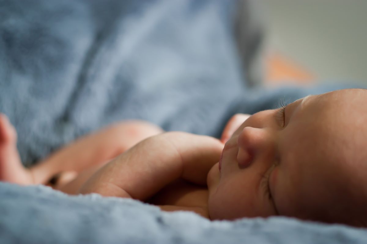 Η ανάπτυξη και συμπεριφορά του μωρού τον πρώτο μήνα ζωής του