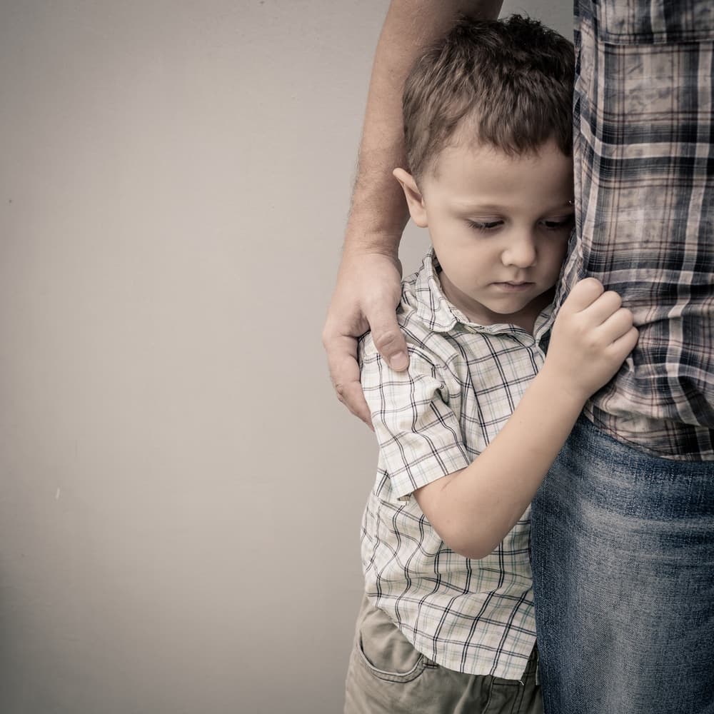 Είναι το παιδί σας ντροπαλό; Πώς μπορείτε να το βοηθήσετε