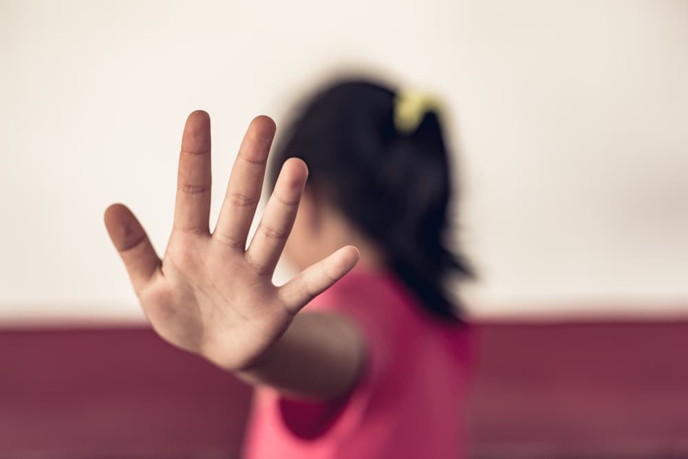 Γραμμές υποστήριξης για παιδιά και γυναίκες θύματα σεξουαλικής παρενόχλησης και κακοποίησης  