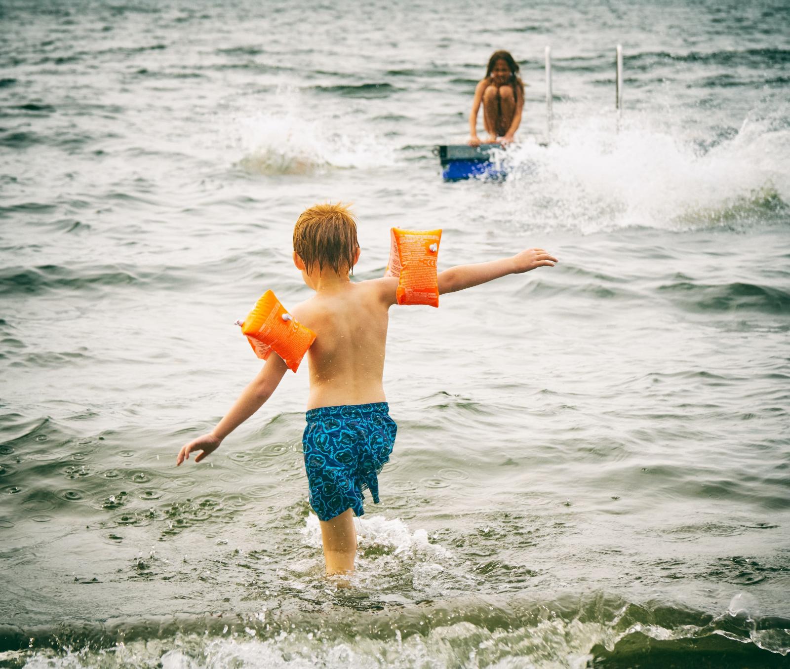 Γιατί είναι σημαντικό τα παιδιά να περνούν χρόνο στη θάλασσα