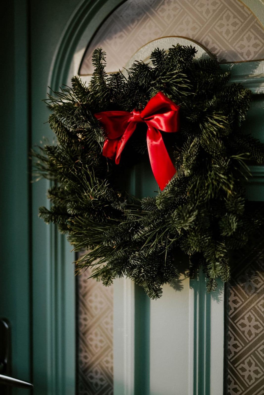 Πρωτότυπες ιδέες για να στολίσετε εύκολα το σπίτι σας χριστουγεννιάτικα