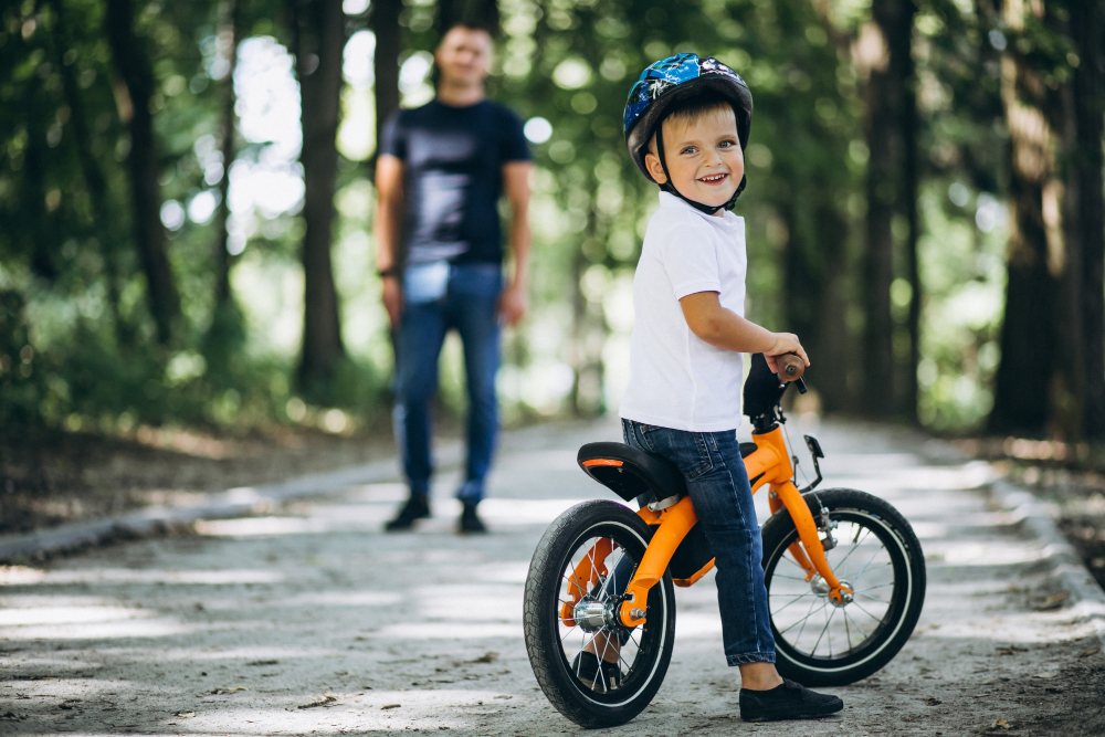 Πώς θα μάθετε το παιδί σας να κάνει ποδήλατο