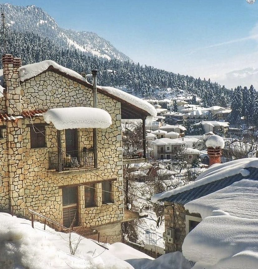 5 μαγευτικά χωριά στα βουνά της Ελλάδας για χειμερινές αποδράσεις 