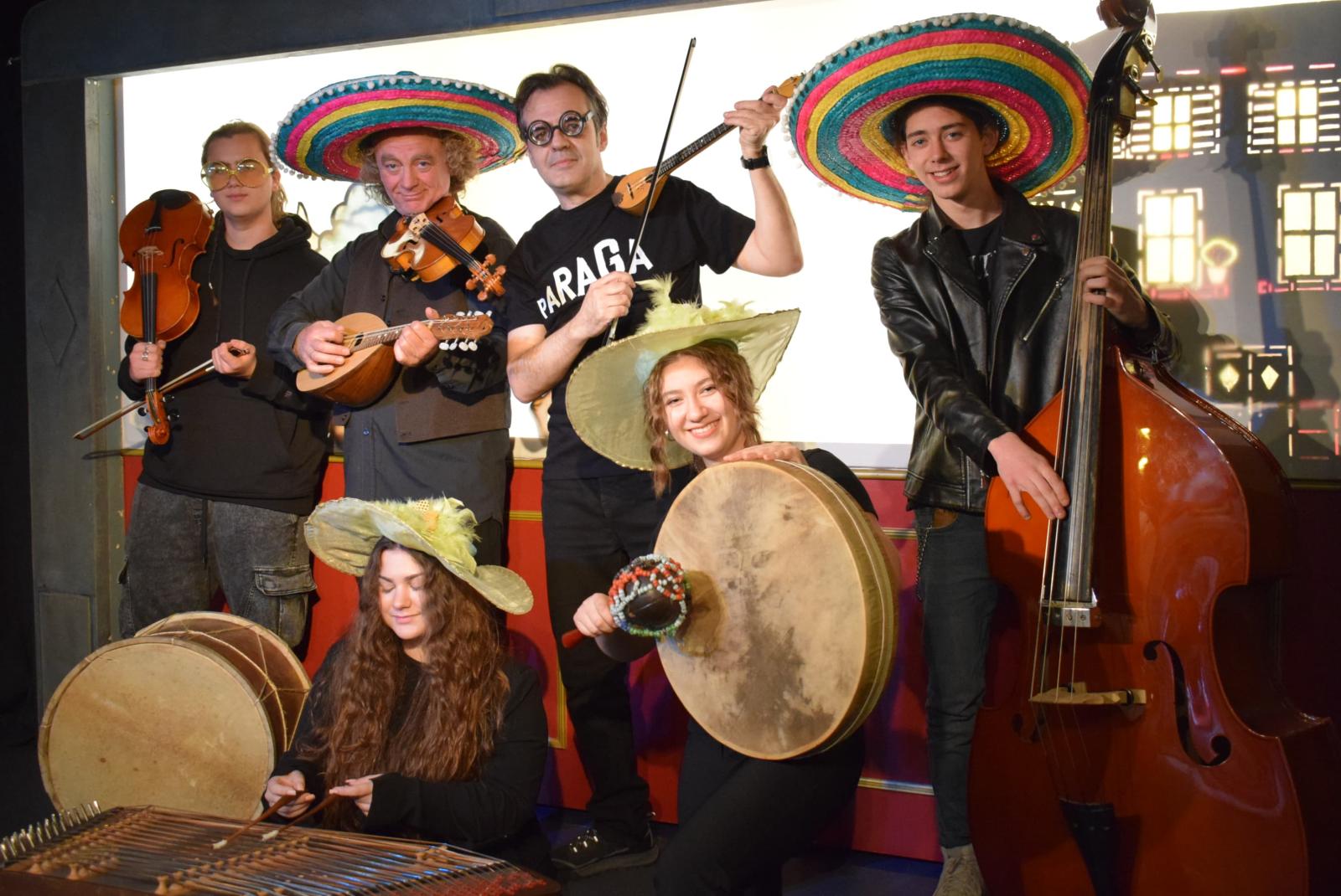 "Καρναβάλι στην Paraga" από το θέατρο σκιών του Τάσου Κώνστα και τους Paraga Band