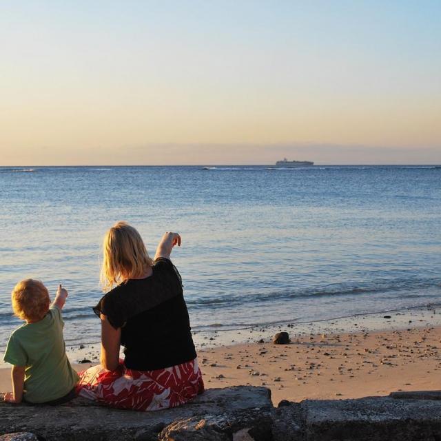 5 νησιά κοντά στην Αθήνα για οικονομικές διακοπές με τα παιδιά 