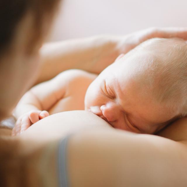 5 βασικά πράγματα που πρέπει να γνωρίζω για τον μητρικό θηλασμό