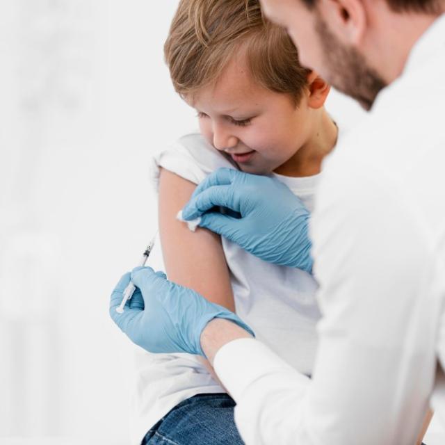 Έξαρση κρουσμάτων κοκκύτη - Ο ΕΟΔΥ συστήνει εμβολιασμό