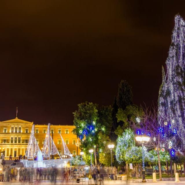Χριστούγεννα και Παραμονή Πρωτοχρονιάς στο κέντρο της Αθήνας_small