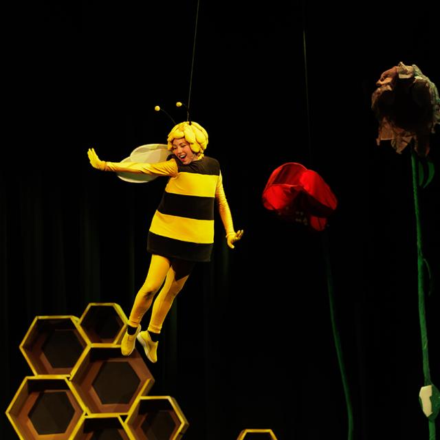 Η θεατρική παράσταση &quot;Μάγια η μέλισσα&quot; σε περιοδεία στην Ελλάδα 