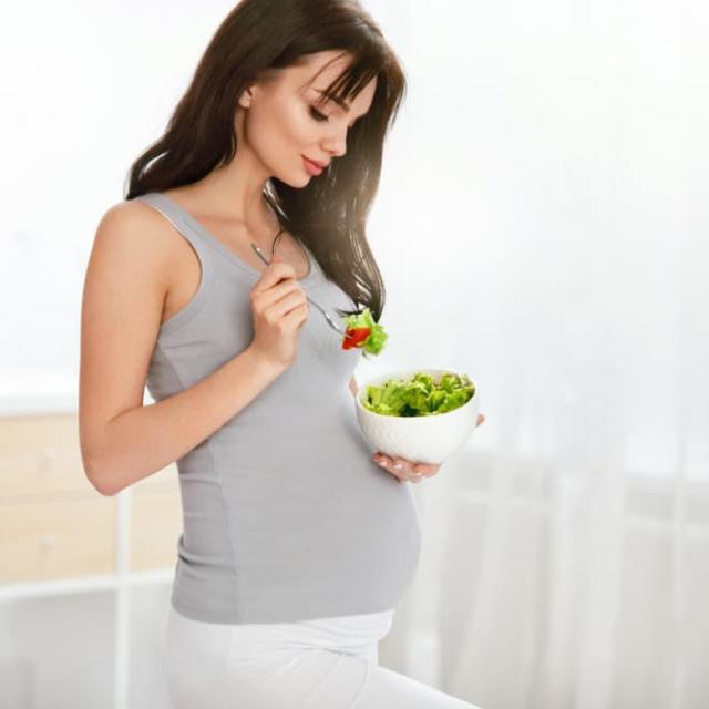 Ποια είναι η διατροφή που πρέπει να ακολουθήσετε στη διάρκεια της εγκυμοσύνης