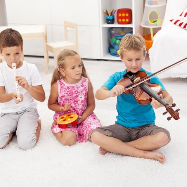  Ποια είναι τα πολλαπλά οφέλη της μουσικής για τα παιδιά 