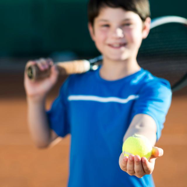 Ποιο άθλημα να επιλέξω για το παιδί μου – Τα οφέλη του τένις