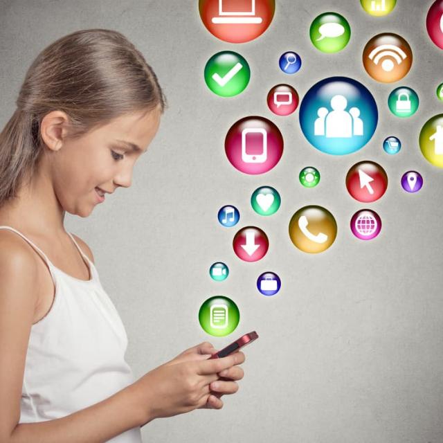 Ποιοι είναι οι κίνδυνοι για τα παιδιά στα μέσα κοινωνικής δικτύωσης