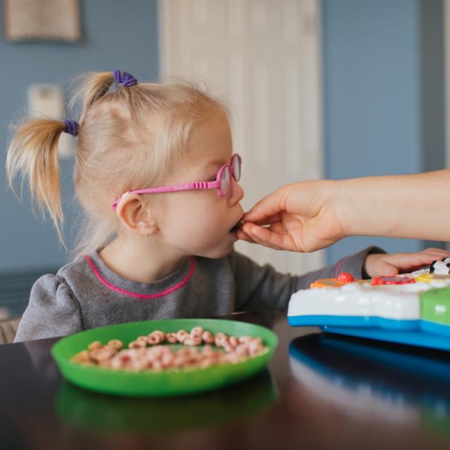Πώς μπορούμε να αντιμετωπίσουμε τις διατροφικές ιδιαιτερότητες των παιδιών με αυτισμό