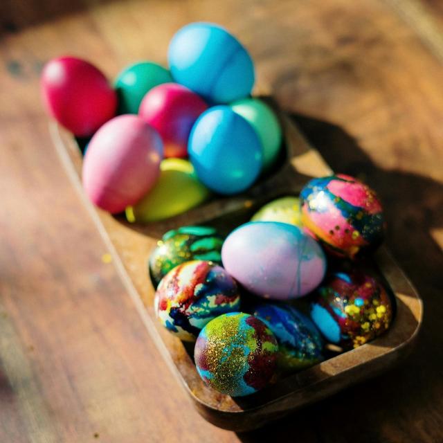 Πώς θα βάψετε τα πασχαλινά αυγά με φυσικό τρόπο