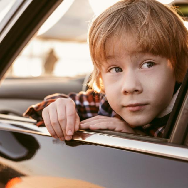 Πόσο επικίνδυνο είναι για τα παιδιά το παθητικό κάπνισμα μέσα στο αυτοκίνητο