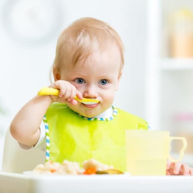 Τι μπορούν να τρώνε τα μωρά 7-9 μηνών 